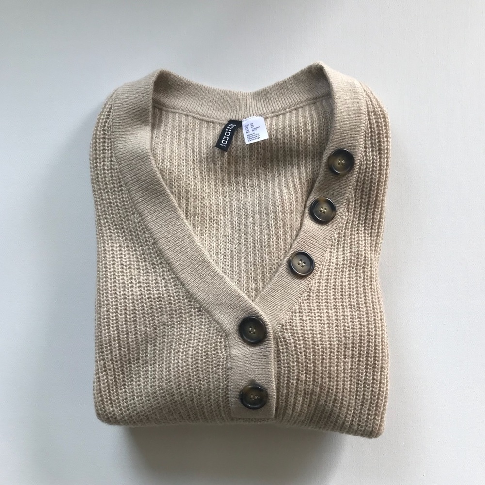 H&M sweater - Picture 3 of 7